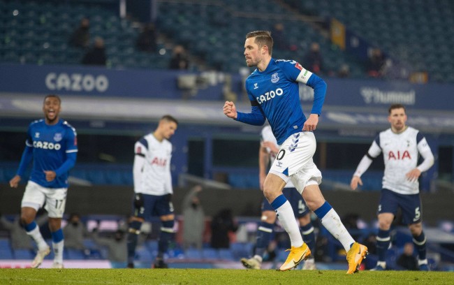 能够帮助他 能够帮助他