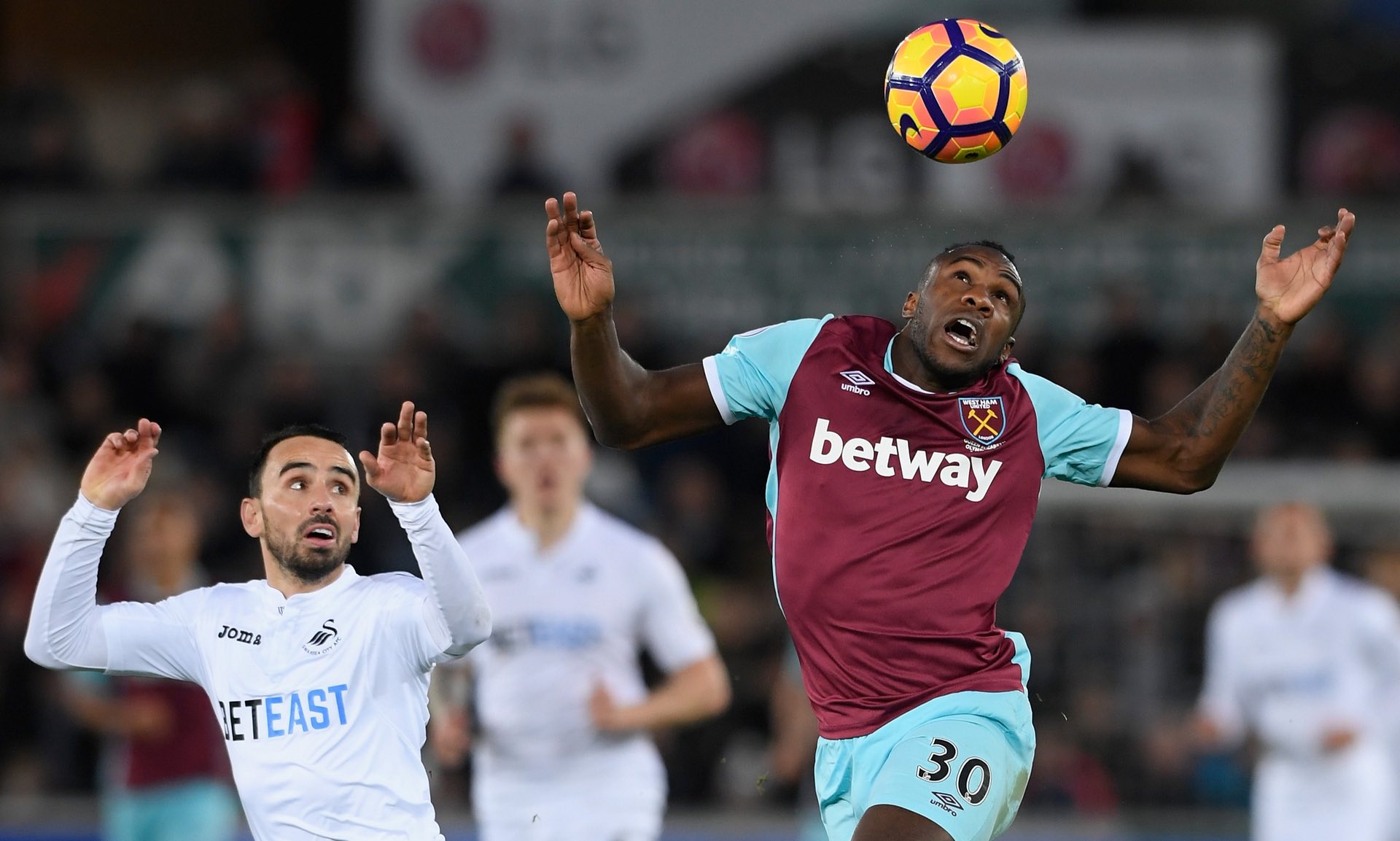 韩国国脚金奉首：完成A级赛首秀很高兴，世界杯是梦想的舞台.